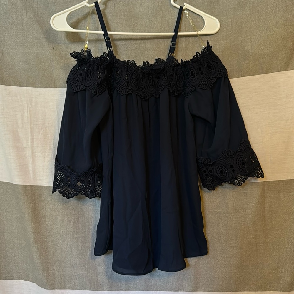 dark blue top med sleeve